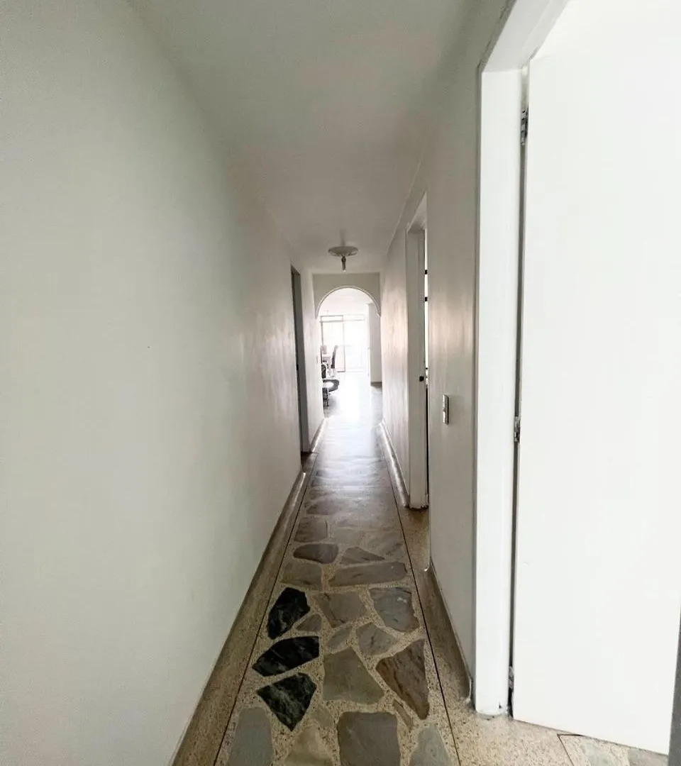 メデジンApartamento Laurelesアパートメント アパート メデジン